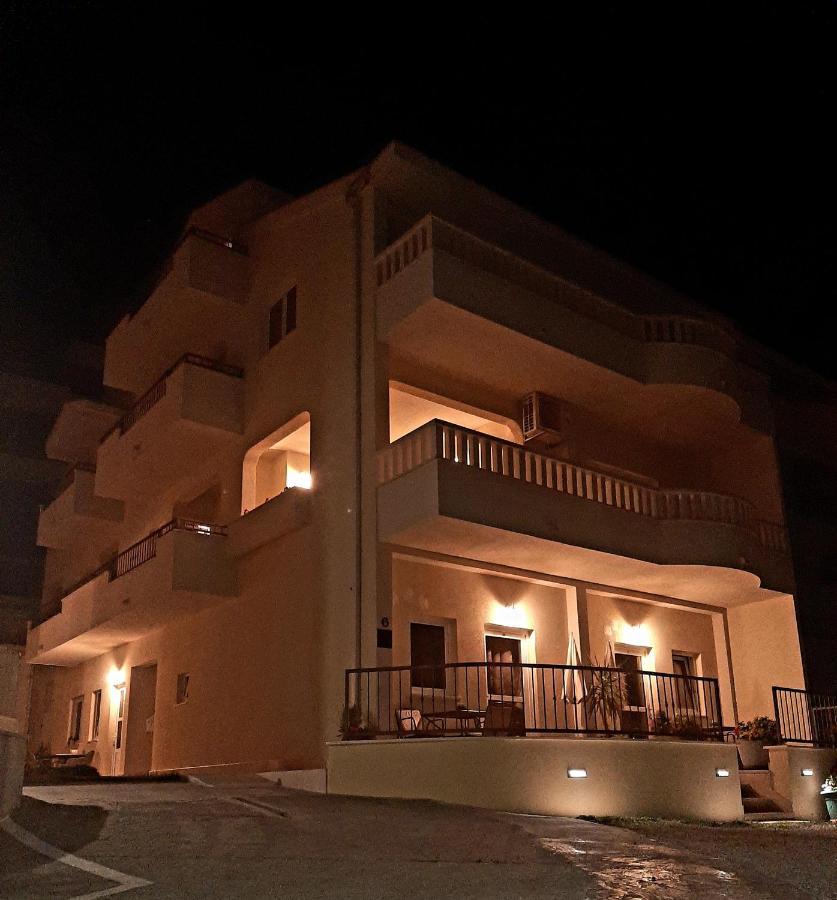 Apartments Akmadzic Makarska Exterior photo