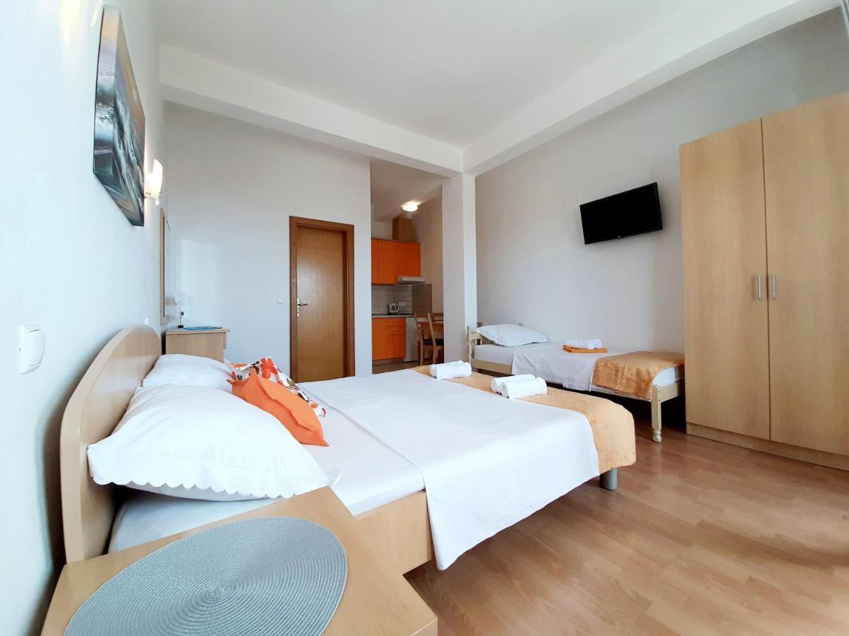 Apartments Akmadzic Makarska Exterior photo